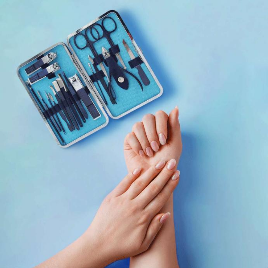 ست مانیکور 18 کاره گرین لاین مدل Green Lion 18 in 1 Manicure Travel Cutter